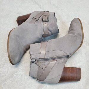 Cole Haan Gray Suede Belt Side Zipper Heeled‎ Ankle Boot Booties Shoes Women 9 B